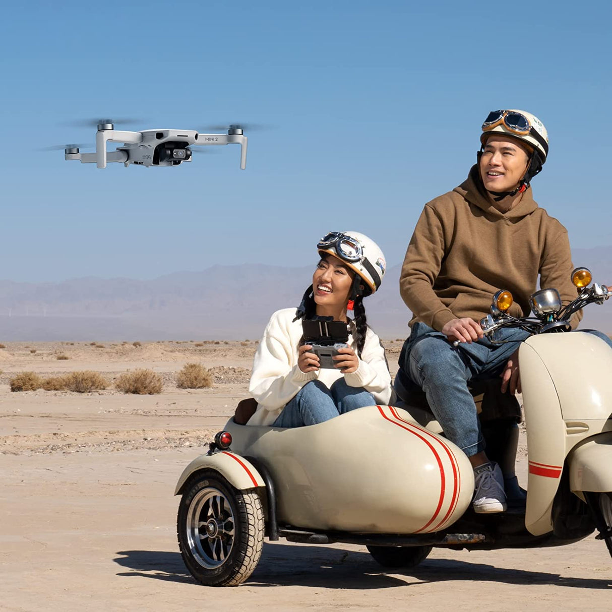 Mini Drone Dji Mavic Mini 2 CP.MA.00000306.01 Fly More Combo Con Cámara 4k Light Gray 3 Baterías