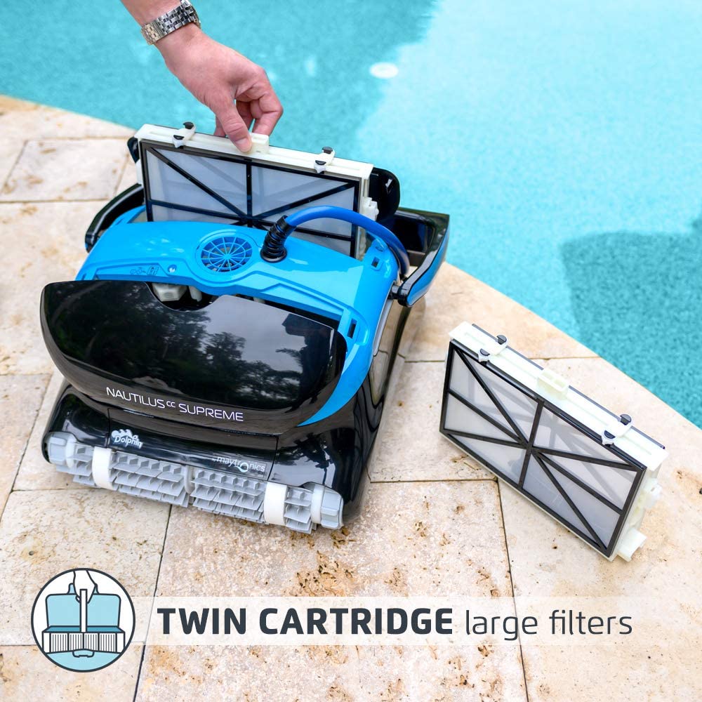 Limpiador robótico para piscinas Dolphin Nautilus CC Supreme operado por Wi-Fi