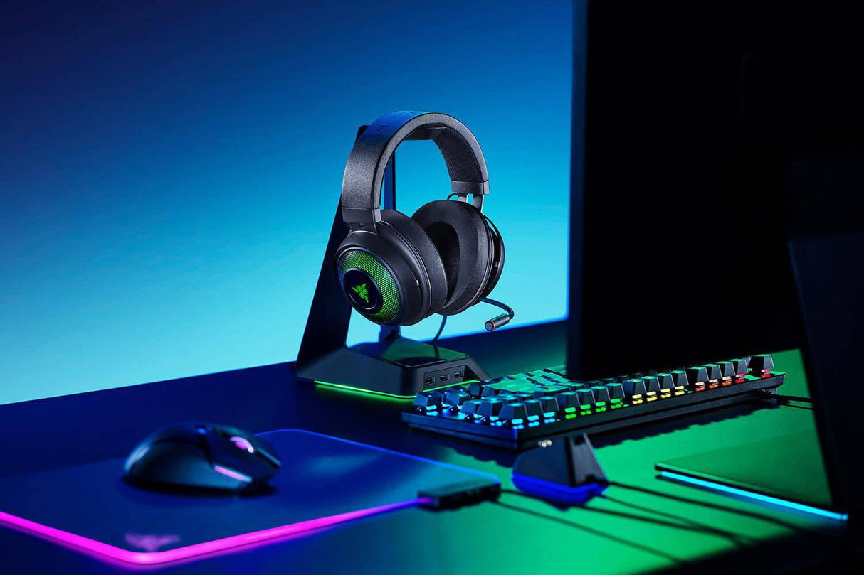 Razer Kraken Ultimate RGB USB Gaming Headset: THX 7.1 Spatial Surround Sound - Chroma RGB Lighting - Micrófono retráctil con cancelación activa de ruido - Marco de aluminio y acero - para PC y Mac - Negro clásico