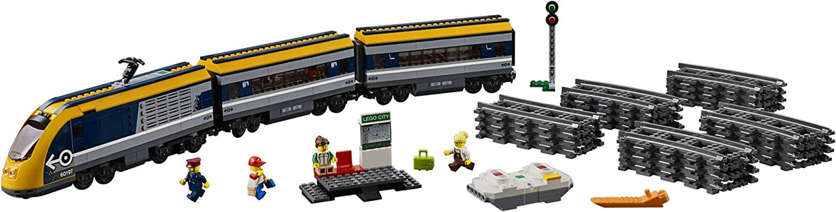 LEGO City Passenger Train 60197 Kit de construcción (677 piezas)