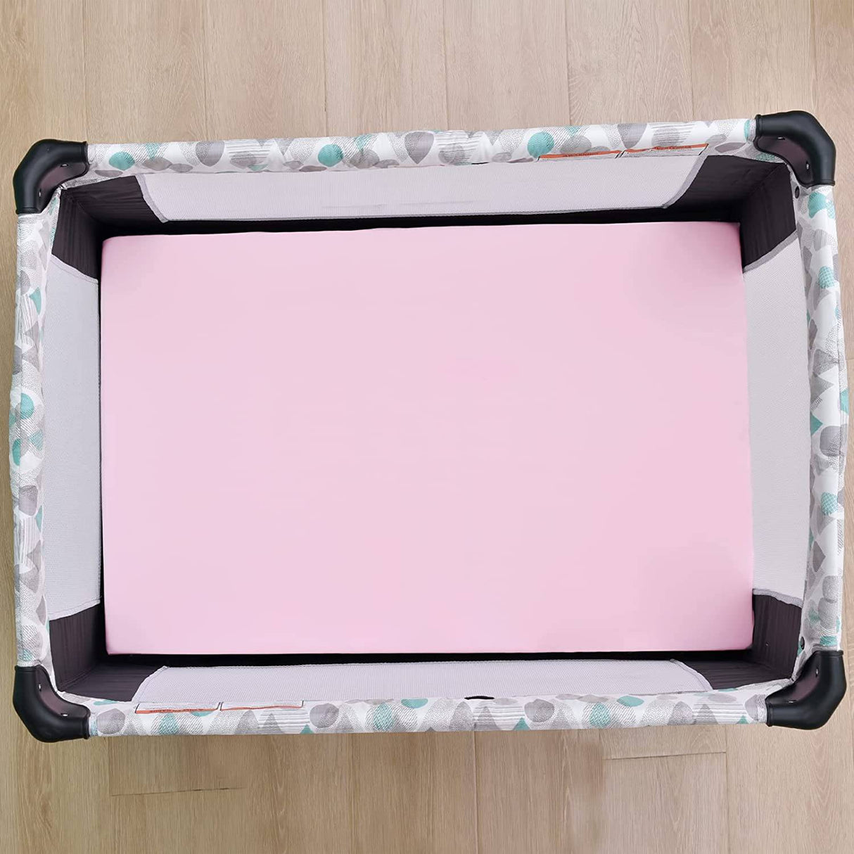 David's Kids Juego de sábanas cómodas para minicuna, paquete de 3 sábanas sedosas Pack N Play para bebés, ajuste universal para colchones Pack N Play, Playard y minicuna, blanco, gris claro y rosa - DIGVICE MX