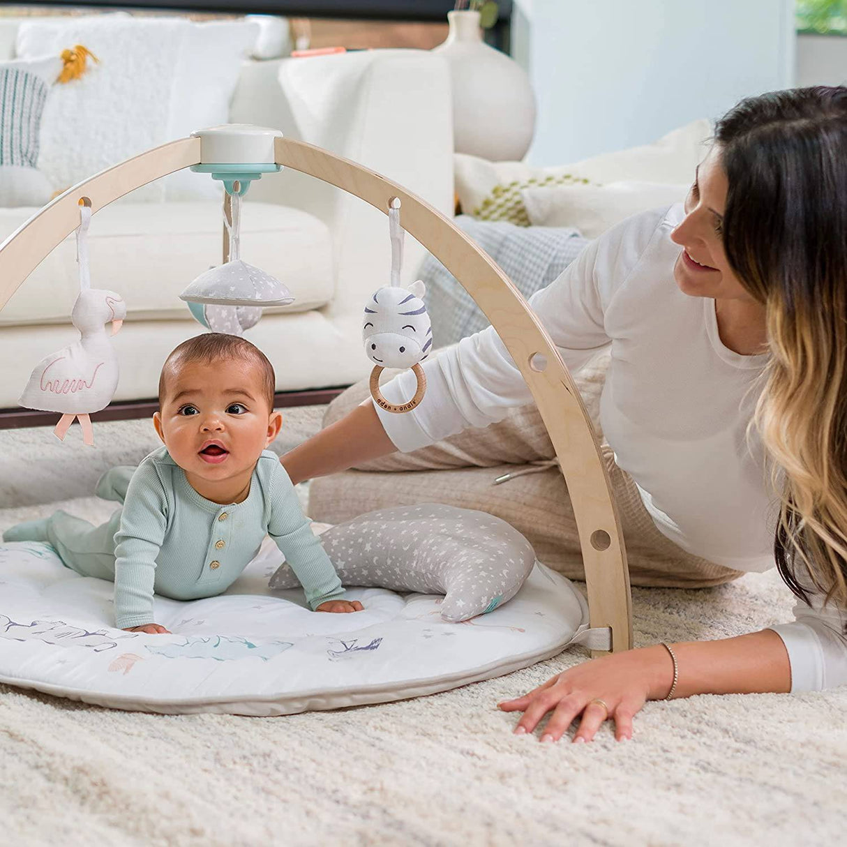 aden + anais Play and Discover Baby Activity Gym - Más de 30 beneficios para el desarrollo - 3 juguetes acoplables + almohada de felpa para el tiempo boca abajo - DIGVICE MX