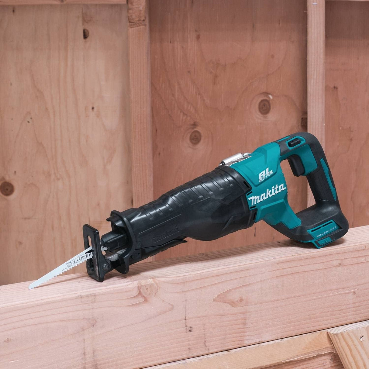 Makita XRJ05Z 18V LXT Litio-Ion sin escobillas Sierra alternativa inalámbrica, solo herramienta - DIGVICE MX