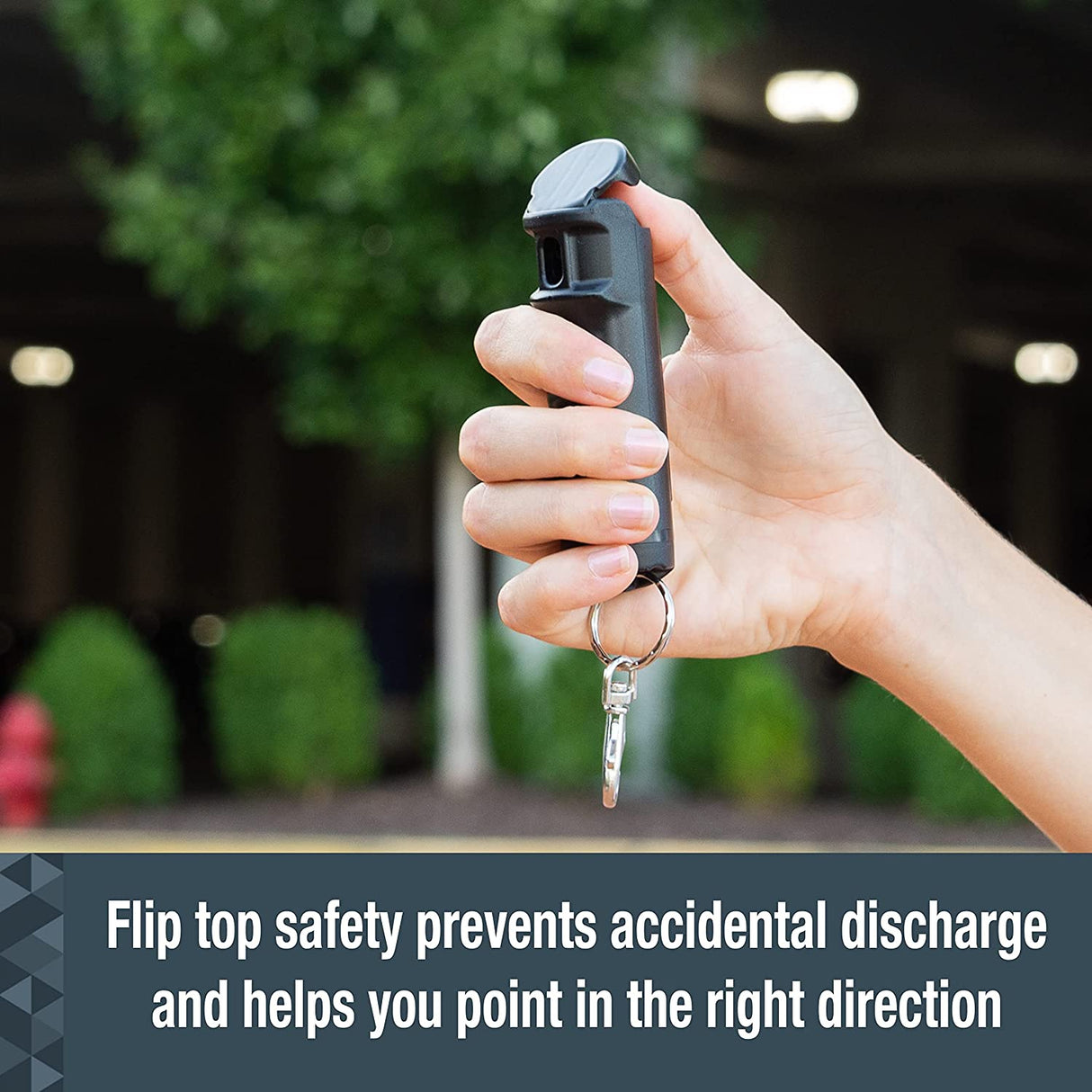 Gel de pimienta SABRE con tapa abatible, spray OC de máxima resistencia, clip a presión para un fácil transporte y acceso rápido, empuñadura para los dedos para una puntería más precisa y rápida, 25 ráfagas, tinte de marcado UV, seguridad fácil de usar