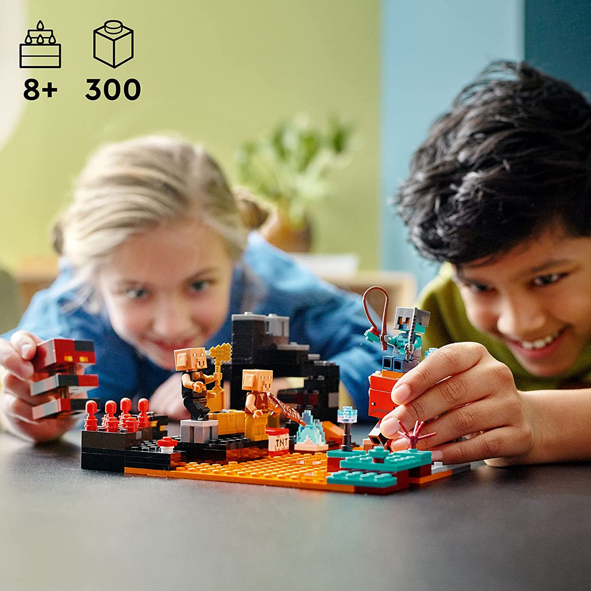 LEGO Minecraft The Nether Bastion 21185 Juego de juguetes de construcción para niños, niños y niñas a partir de 8 años; Incluye 2 zombis y un cazador de zombis; Regalo divertido para juegos (300 piezas), multicolor