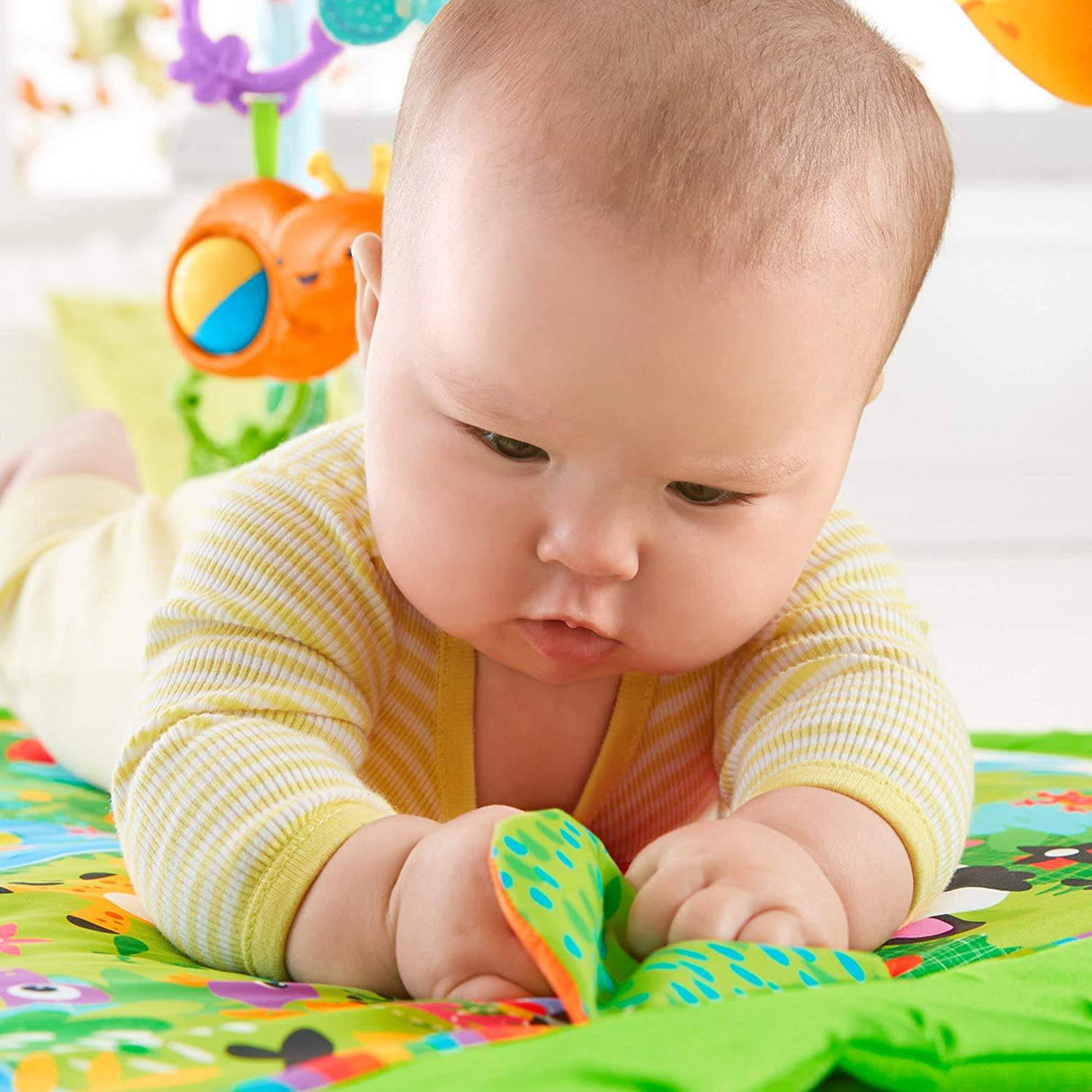 Fisher-Price - Gimnasio de lujo con música y luces en la selva tropical - DIGVICE MX
