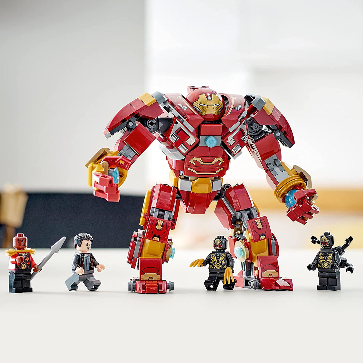 LEGO Marvel The Hulkbuster: The Battle of Wakanda 76247 Juego de juguetes de construcción para niños, niños y niñas a partir de 8 años (385 piezas)