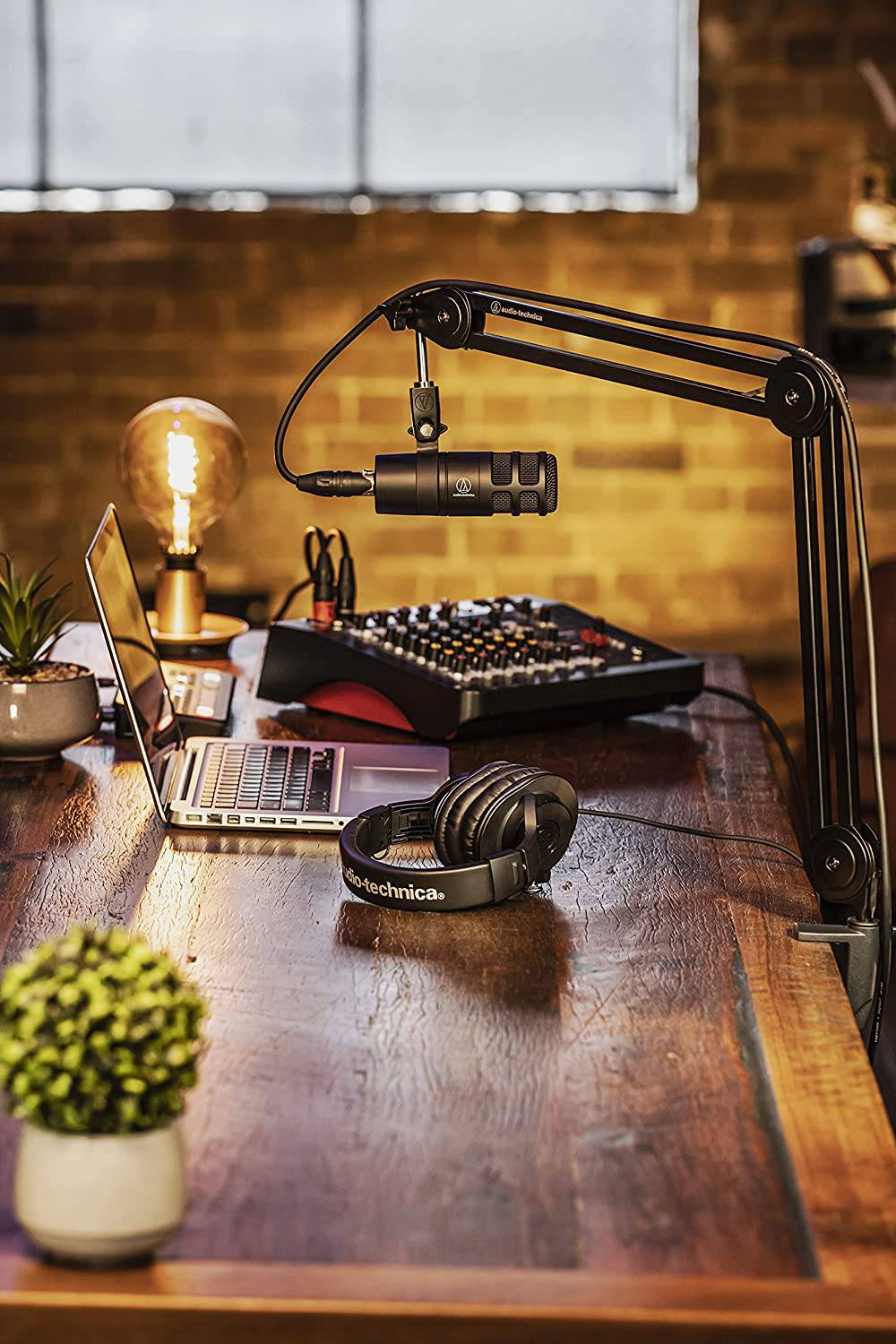 Audio-Technica AT2040 - Micrófono de podcast dinámico hipercardioide