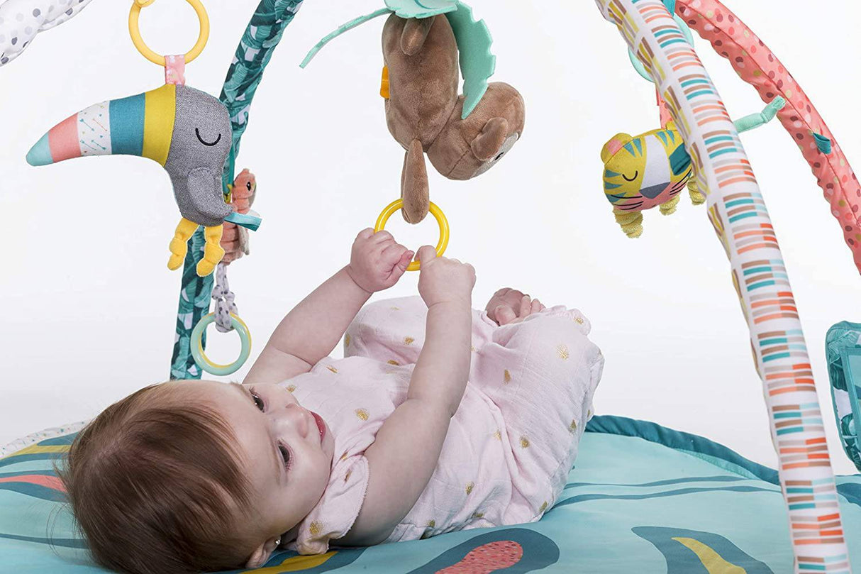 Infantino 4 en 1 Deluxe Twist & Fold Activity Gym & Play Mat, Tropical - Incluye juguetes enlazables, mono musical, espejo y almohada de refuerzo, para recién nacidos, bebés y niños pequeños - DIGVICE MX