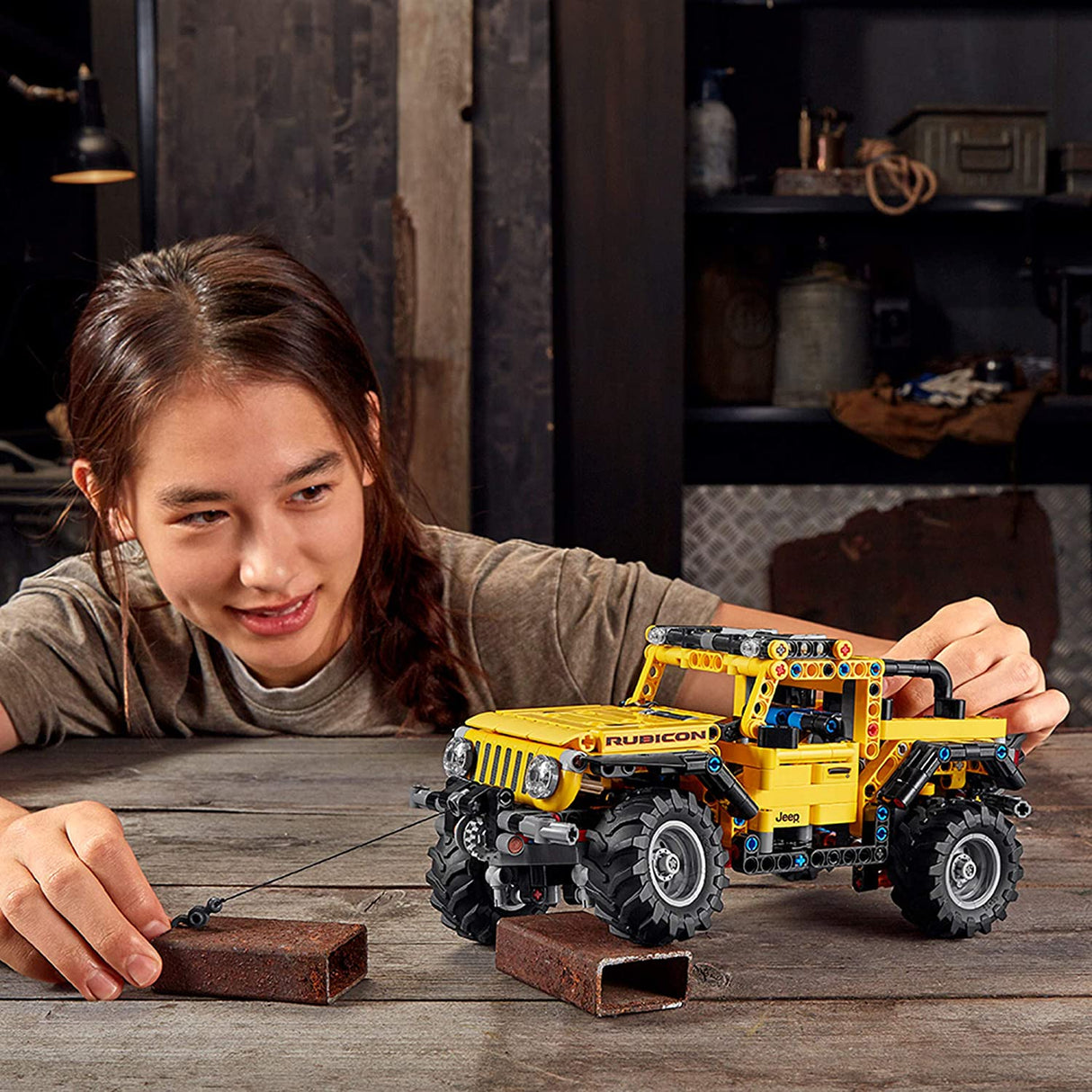 LEGO Technic Jeep Wrangler 42122 Juego de juguetes de construcción para niños, niños y niñas a partir de 9 años (665 piezas)