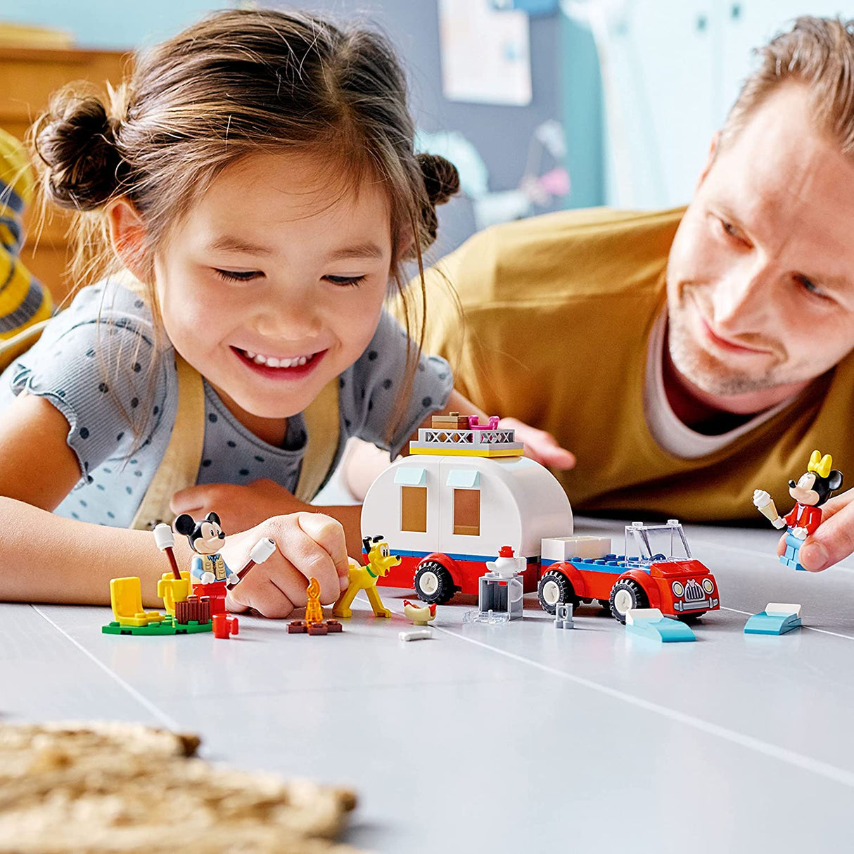 LEGO Disney Mickey and Friends - Mickey Mouse and Minnie Mouse's Camping Trip 10777 (103 piezas)