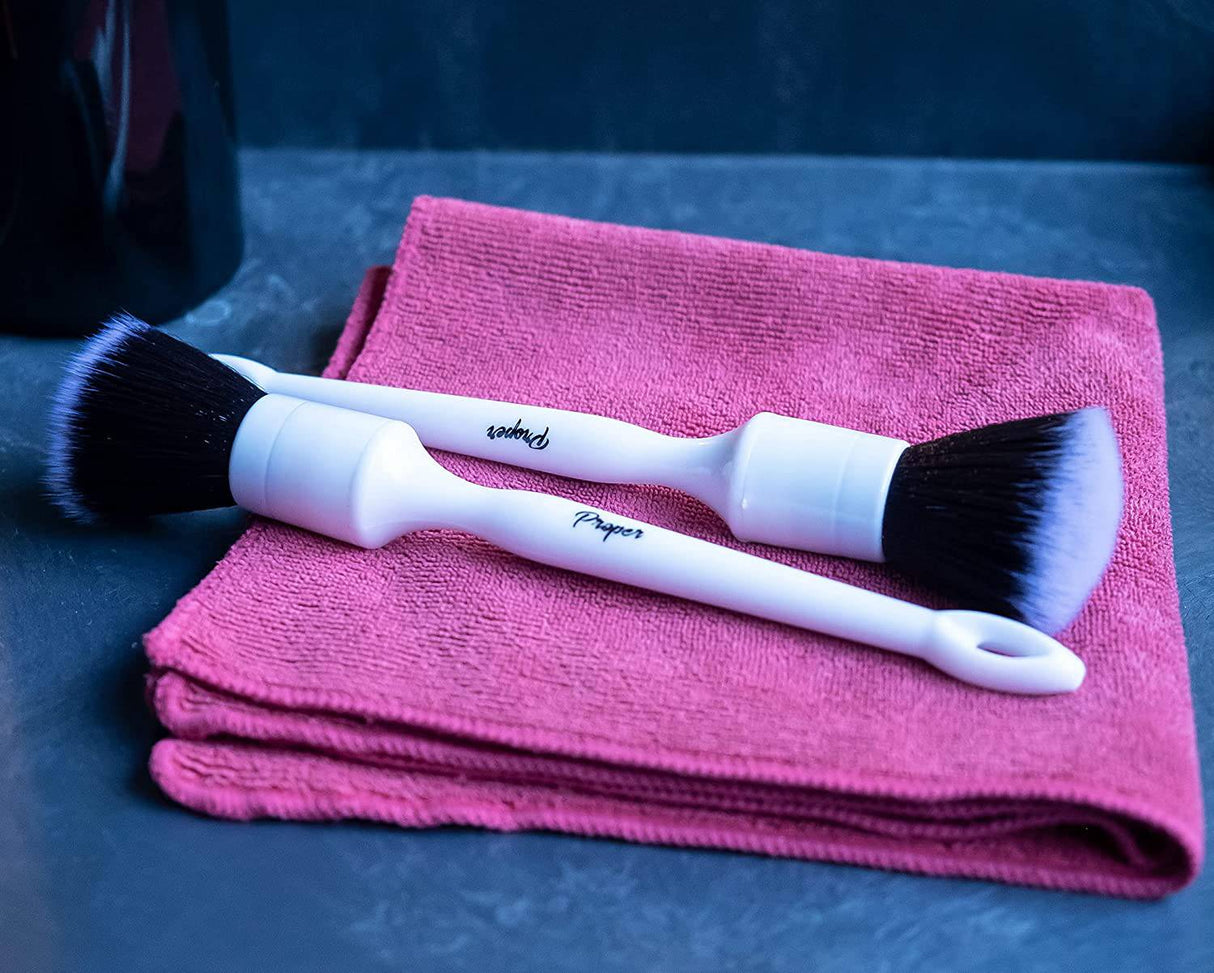 PROPER DETAILING CO. Juego de cepillos para detalles de automóviles, paquete de 2 cepillos para detalles suaves, interior o exterior limpio, pantallas de infoentretenimiento, emblemas, cepillo para detalles automotrices