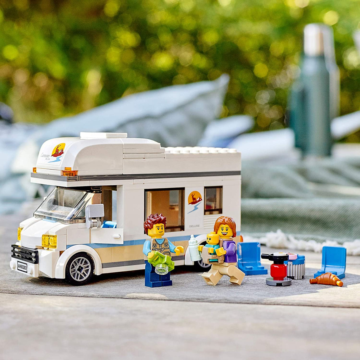 LEGO City Great Vehicles Holiday Camper Van 60283 Juego de juguetes de construcción para niños, niños y niñas a partir de 5 años (190 piezas)