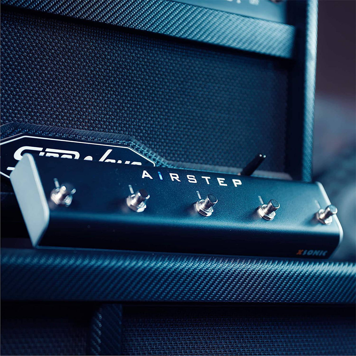 XSONIC Airstep Smart Multi Controller con MIDI, HID, 5 footswitch, 2 Expression Pedal In, 300H Playtime, Support HX Stomp, Quad Cortex, DAW, Plugin, Youtube Video, Page, Atem, Hands Free Controller