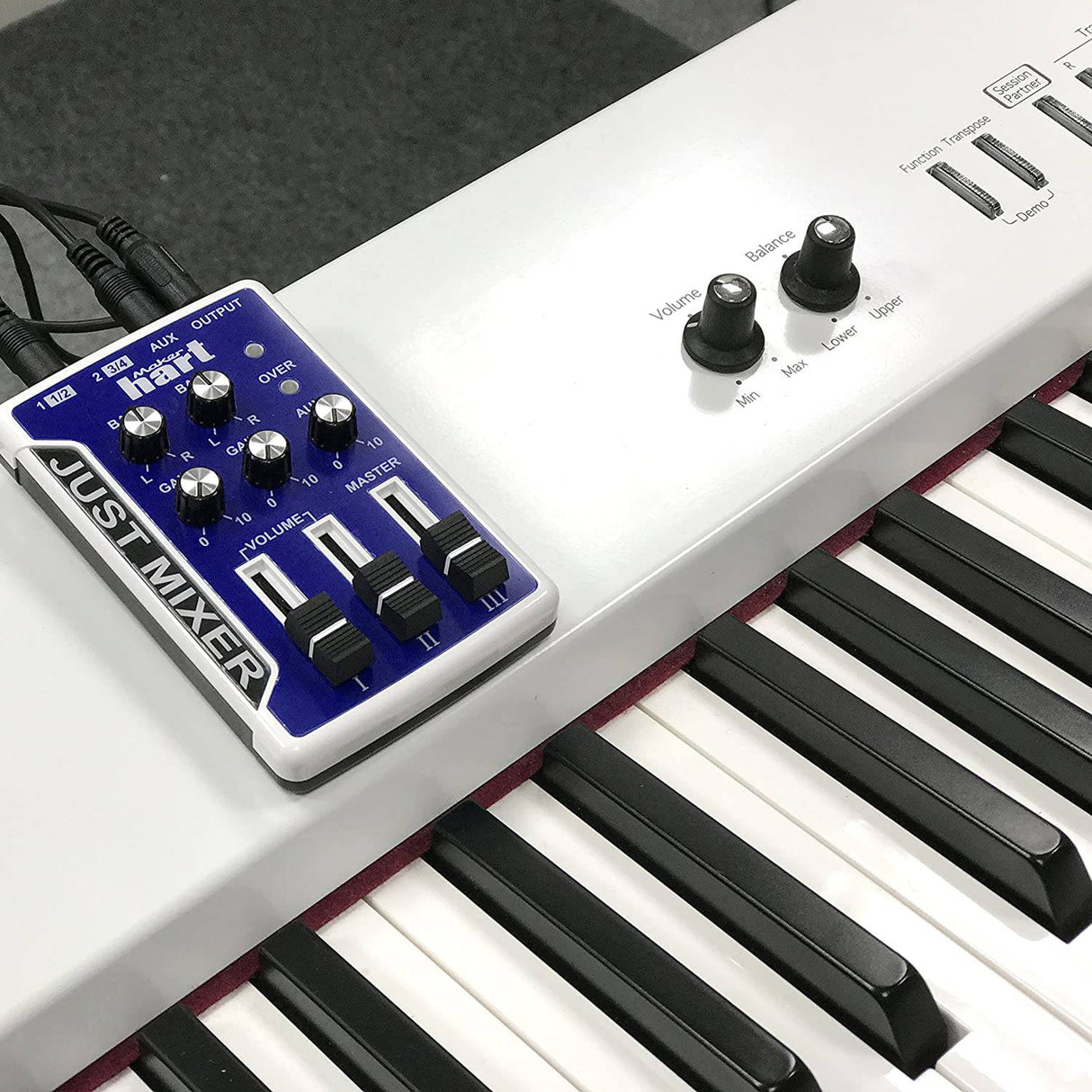 JUST MIXER - Mezclador de audio - Mezclador de audio de bolsillo portátil alimentado por batería/USB con 3 canales estéreo (3,5 mm) más interruptor de encendido/apagado