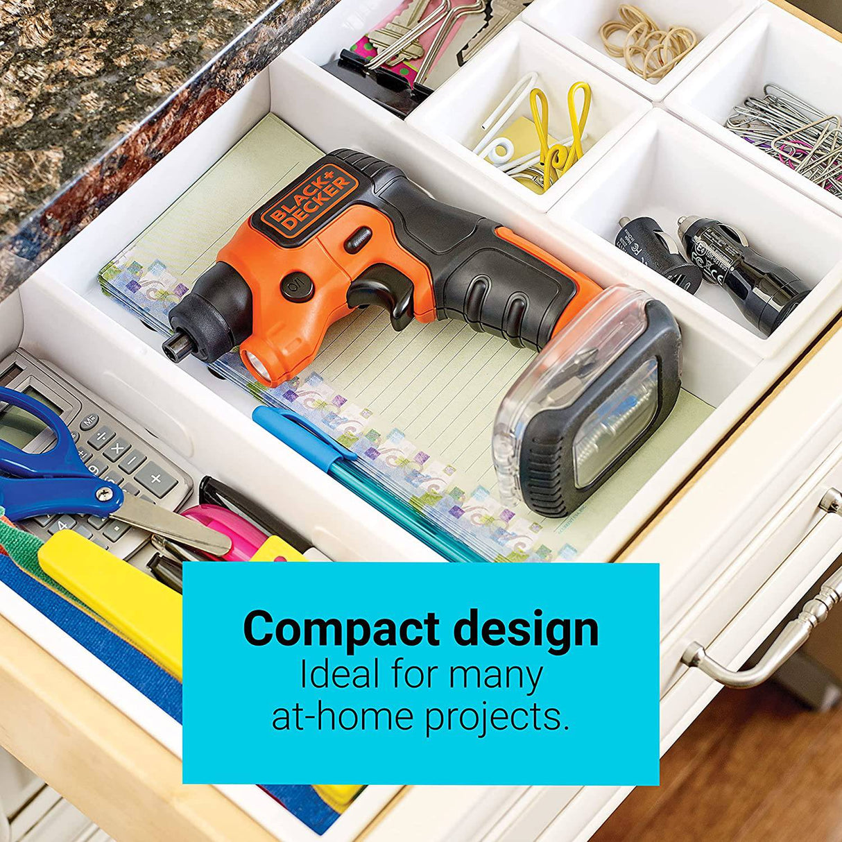 Destornillador inalámbrico BLACK+DECKER LightDriver 4V MAX* con PAK de almacenamiento (BDCSFS30C) - DIGVICE MX