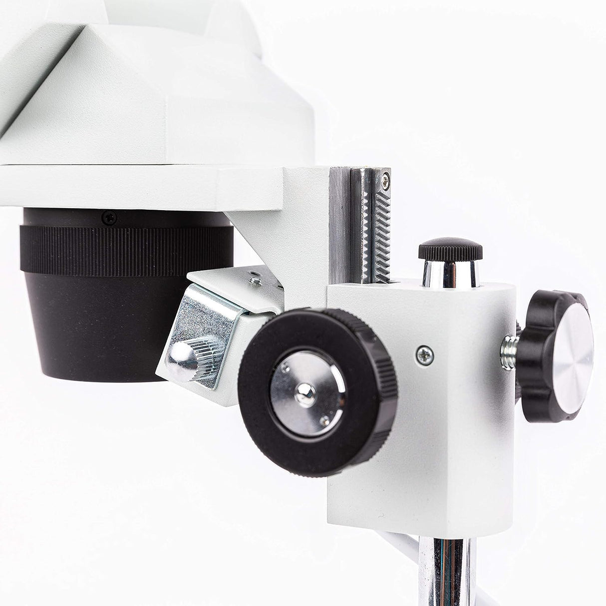 AmScope SE306R-PZ Microscopio estéreo binocular frontal, oculares WF10x y WF20x, aumento 10X-80X, objetivos 2X y 4X, fuente de luz halógena superior e inferior, soporte de pilar, 120 V, blanco