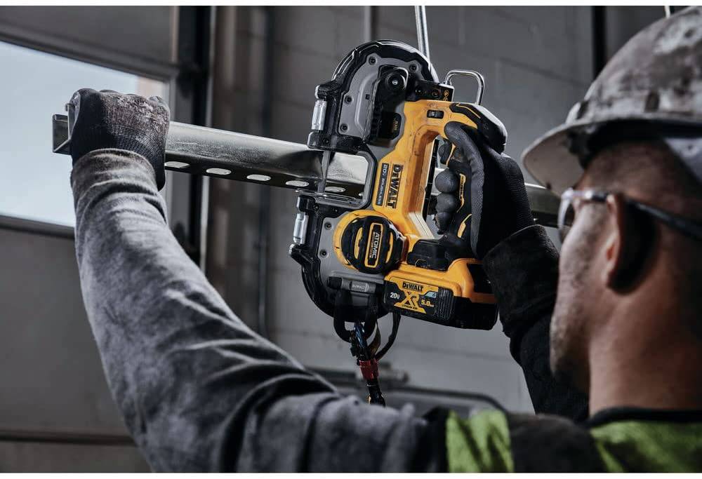 DEWALT DCS377B ATOMIC 20V MAX* Sierra de cinta compacta inalámbrica sin escobillas de 1-3/4 pulg. (solo herramienta) - DIGVICE MX