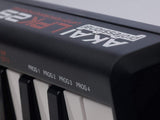 AKAI Professional LPK25 - Controlador de teclado USB MIDI con 25 teclas de acción de sintetizador sensibles a la velocidad para portátiles (Mac y PC), software de edición incluido, multicolor