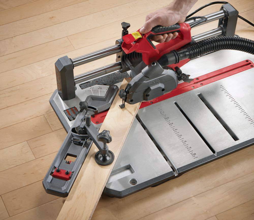SKIL 3601-02 Sierra para pisos con hoja de contratista 36T, roja y negra - DIGVICE MX