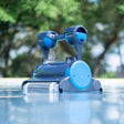 Limpiador robótico de piscinas Dolphin Premier con potentes cepillos dobles para fregar y múltiples opciones de filtro, ideal para piscinas enterradas de hasta 50 pies. - DIGVICE MX