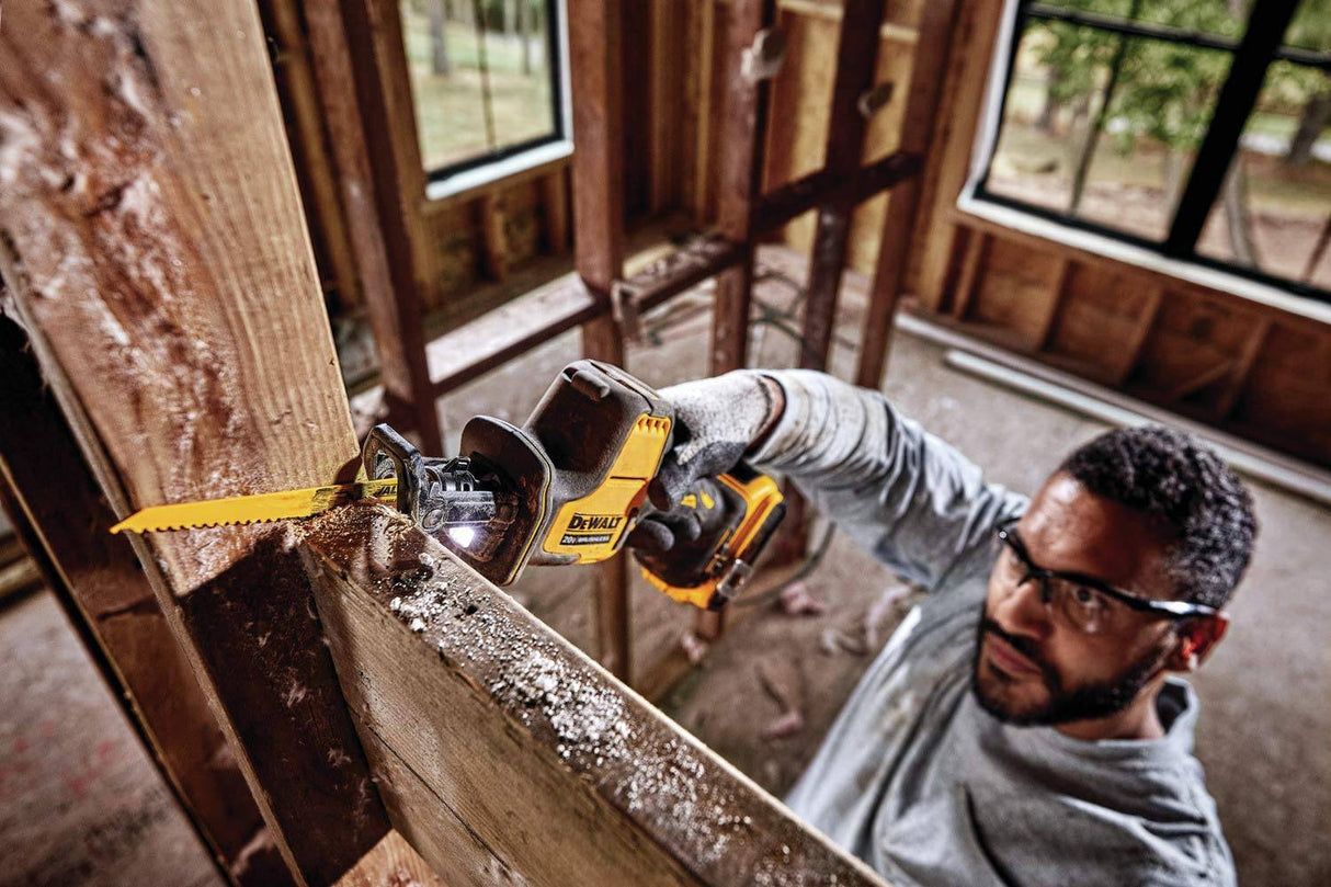 DEWALT ATOMIC 20V MAX* Sierra recíproca, con una mano, inalámbrica, solo herramienta (DCS369B) - DIGVICE MX