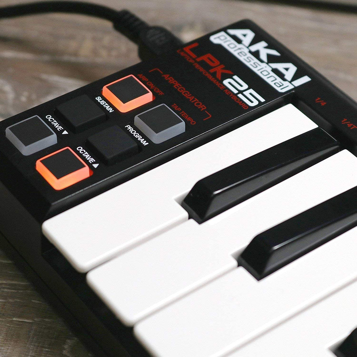 AKAI Professional LPK25 - Controlador de teclado USB MIDI con 25 teclas de acción de sintetizador sensibles a la velocidad para portátiles (Mac y PC), software de edición incluido, multicolor