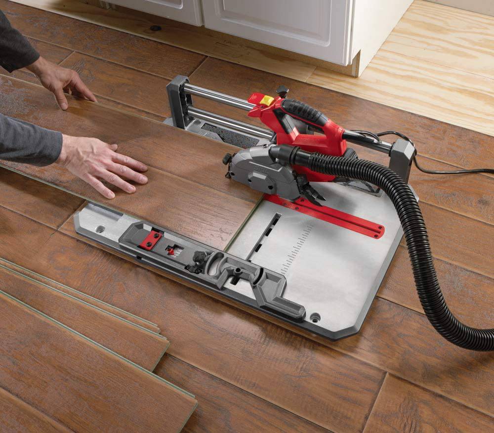 SKIL 3601-02 Sierra para pisos con hoja de contratista 36T, roja y negra - DIGVICE MX