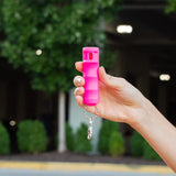 Gel de pimienta SABRE con tapa abatible, spray OC de máxima resistencia, clip a presión para un fácil transporte y acceso rápido, empuñadura para los dedos para una puntería más precisa y rápida, 25 ráfagas, tinte de marcado UV, seguridad fácil de usar