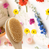 EcoTools Cepillo de baño de cerdas suaves, cepillo de ducha de mango largo, exfoliante suave para la espalda y el cuerpo