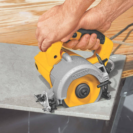 DEWALT DWC860W Sierra para baldosas húmedas, mampostería, 4-3/8 pulgadas - DIGVICE MX