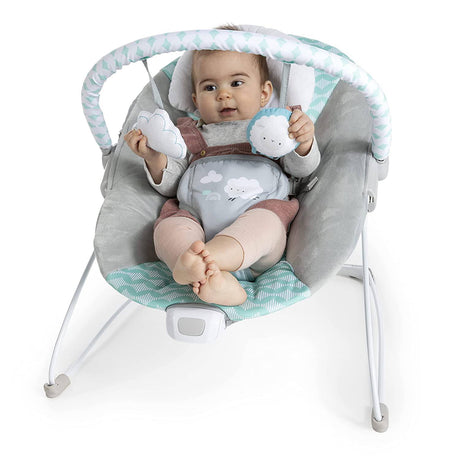 Ingenuity Bouncity Bounce Deluxe Bouncer, asiento portátil para bebé con móvil superior y vibración calmante - DIGVICE MX