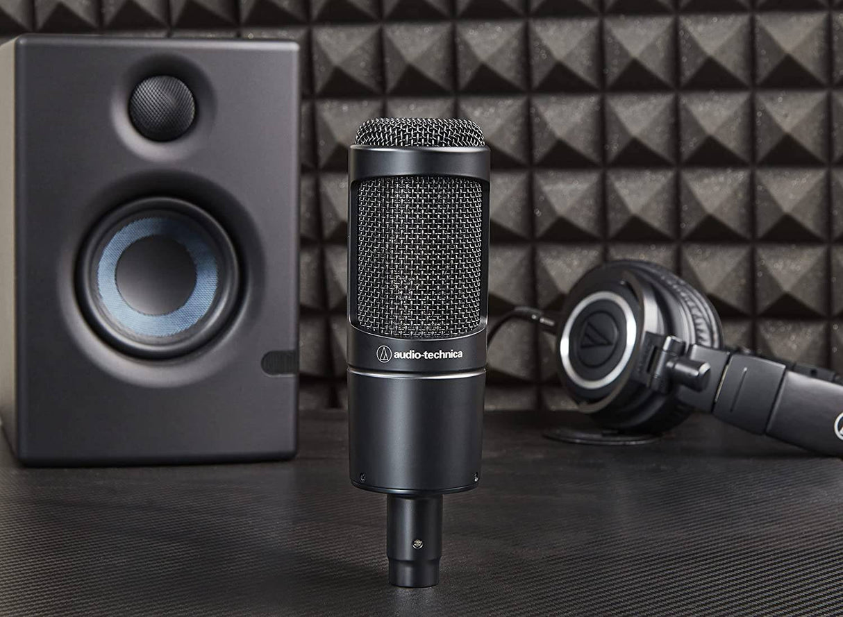 Audio-Technica AT2035 Micrófono de condensador cardioide, perfecto para estudio, podcasting y transmisión, salida XLR, incluye soporte de choque personalizado