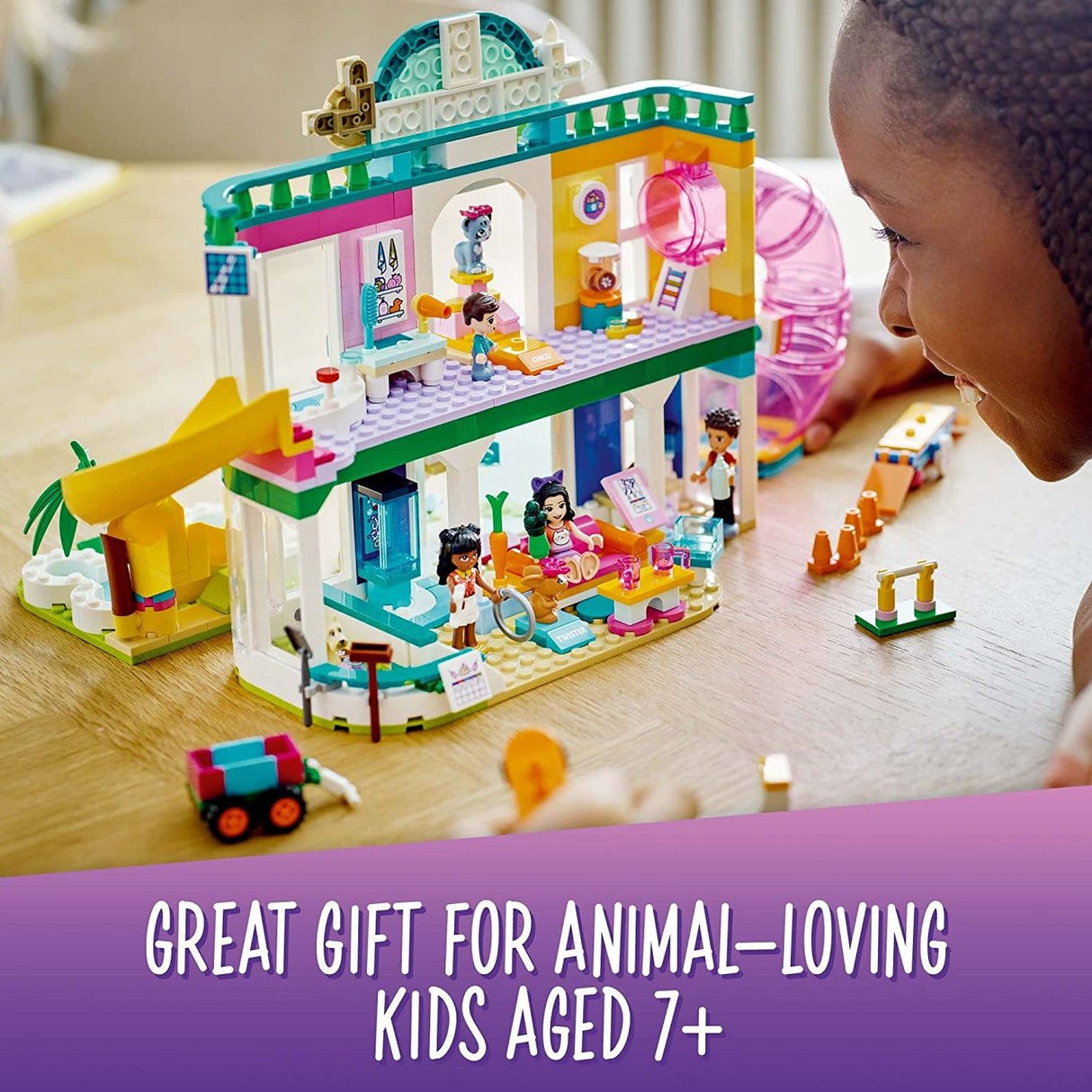LEGO Friends Pet Day-Care Center 41718  (593 piezas)