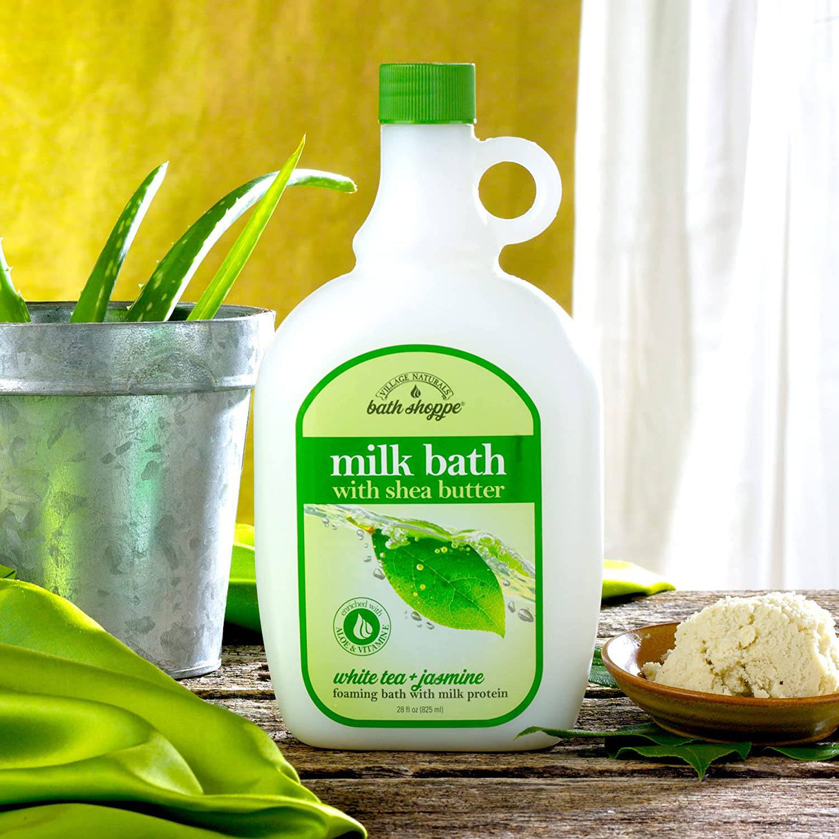 Village Naturals Bath Shoppe - baño de leche, té blanco y jazmín, 28 onzas líquidas, paquete de 2