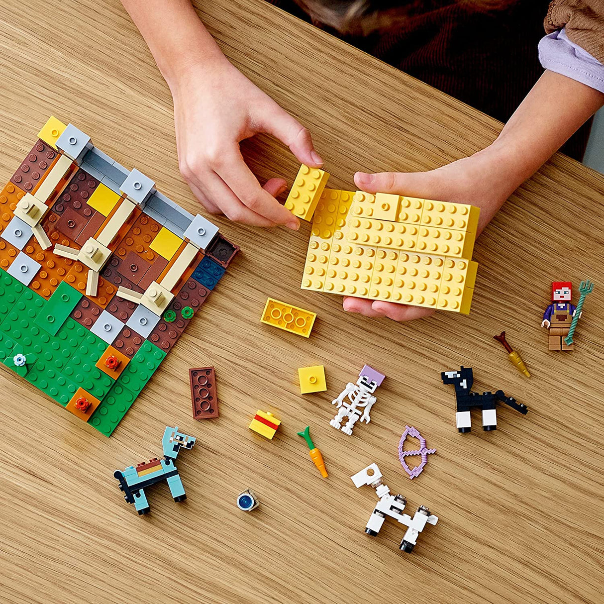 LEGO Minecraft The Horse Stable 21171  (241 piezas)